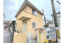 豊中市永楽荘の戸建ての外観