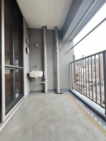 ケーズスクエアのバルコニー