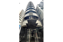 リクレイシア三田の外観