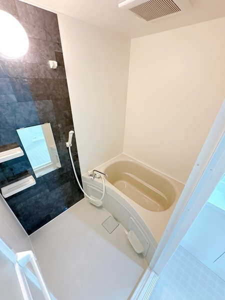 麻田レインボーハイツの浴室