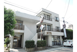 ベルドールコザワ　Ａ棟の外観
