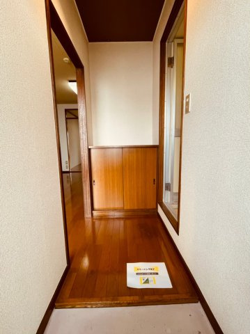 【マンションマツヤの玄関】