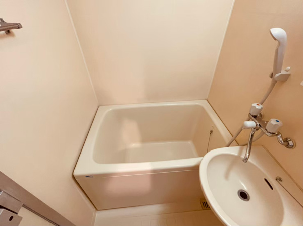 【マンションマツヤの浴室】