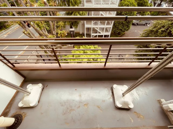 【マンションマツヤのバルコニー】