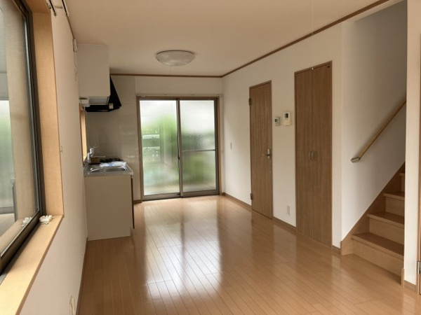 【小川新町エスティームB号棟の居間】