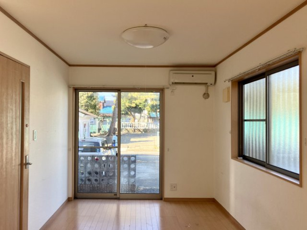 【小川新町エスティームB号棟の居間】