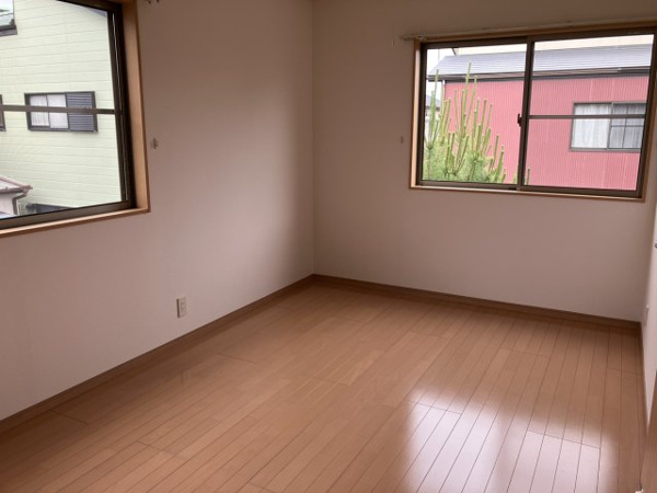 【小川新町エスティームB号棟の居間】