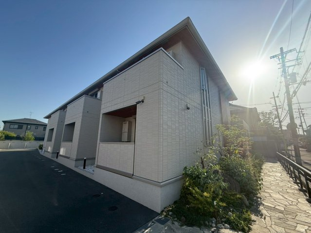 palace west 1 /閑静な住宅街/収納たくさん設備も充実/カップルやファミリーにもオススメ/