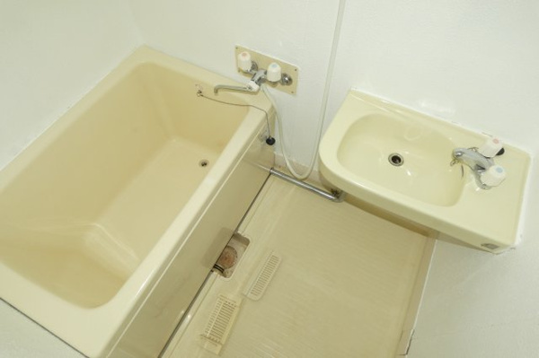 フローラルハイツの浴室