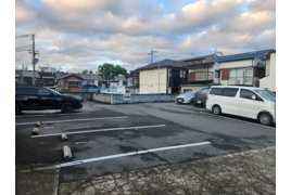 東門駐車場の外観