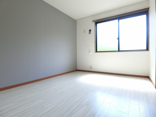 【セジュール茅原の内装】