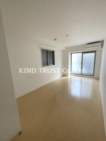 STUDIO天満橋の洋室