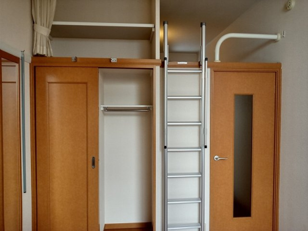 レオパレスＧＳＴの居間