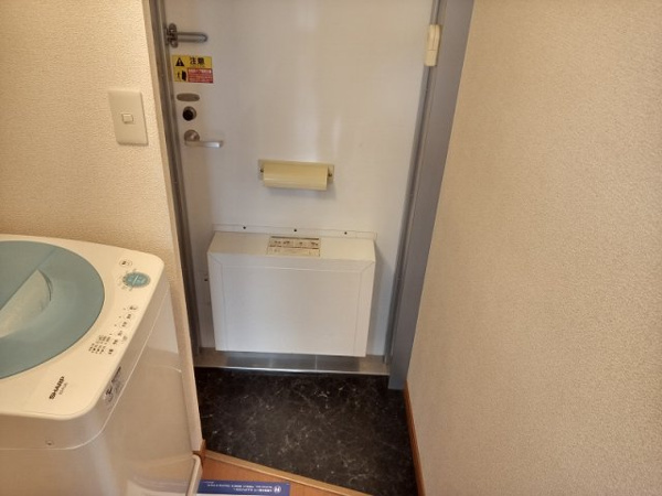 レオパレスＧＳＴの玄関