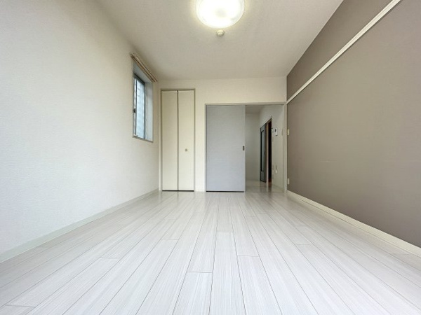 【ソレムⅠ新城の洋室】