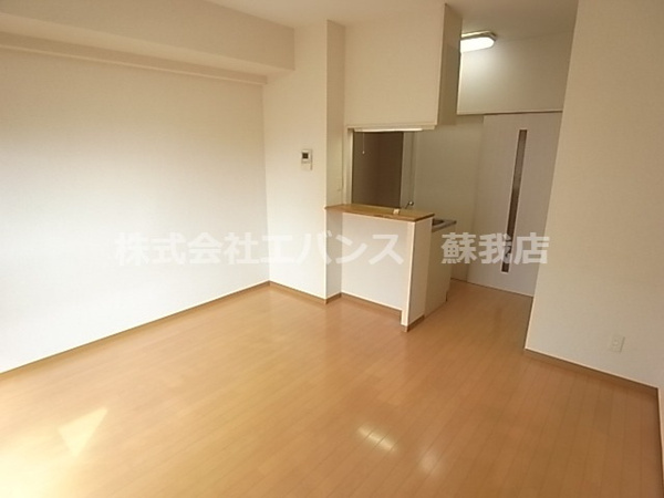 ハイトピア千葉の居間