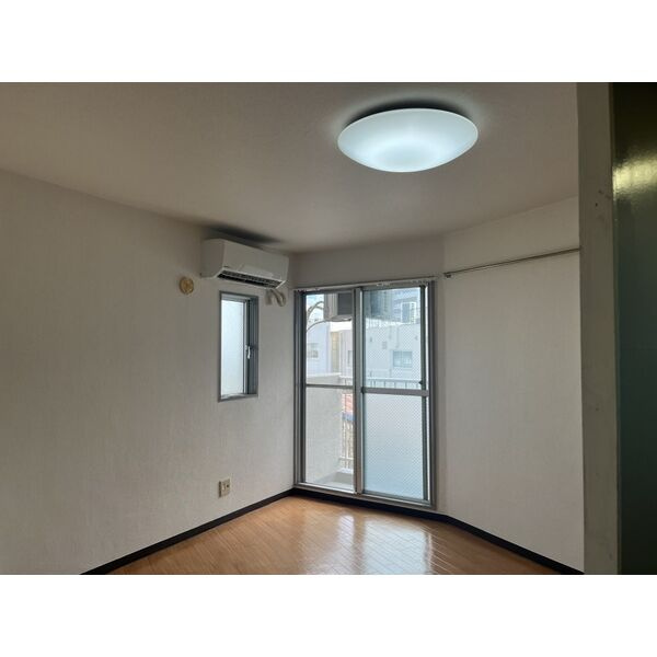 アーバンポイント千種の居間