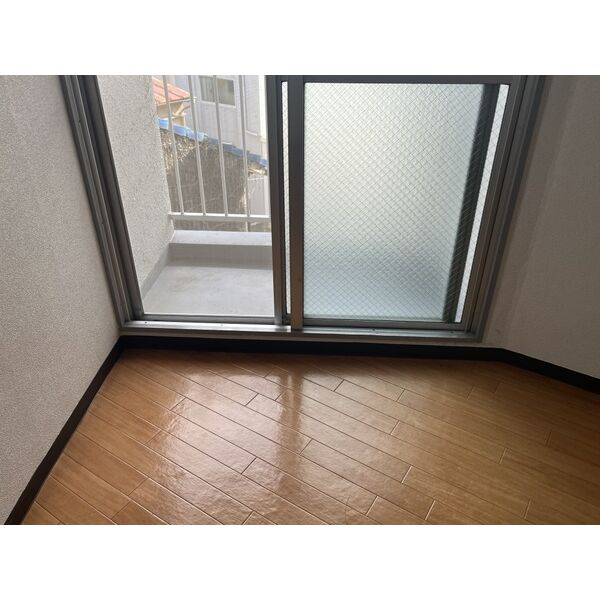 アーバンポイント千種の居間