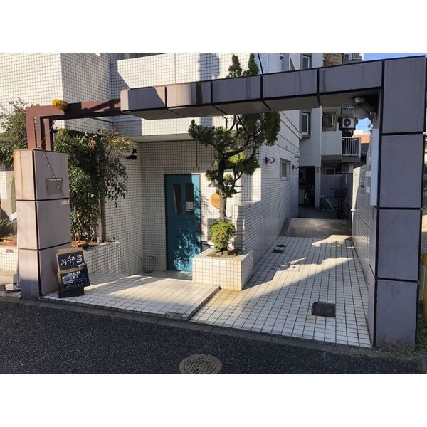 アーバンポイント千種のエントランス