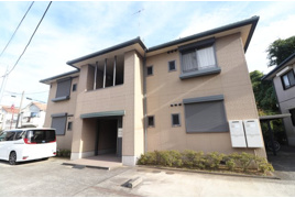 ファミーユ大倉山IIの外観