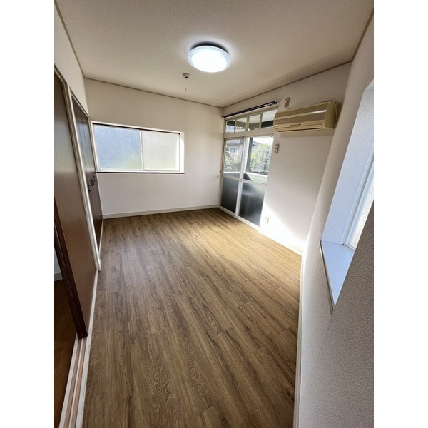 サテライトハイツ渡鹿の居間