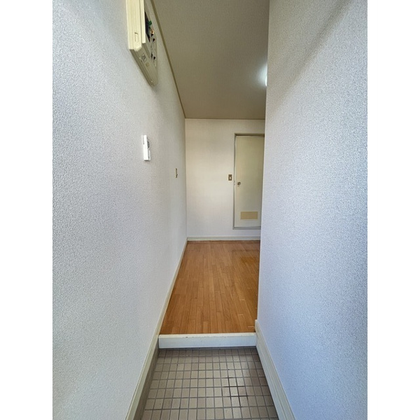 サテライトハイツ渡鹿の玄関