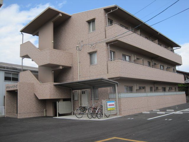 高松市前田東町 3階建 築16年のイメージ