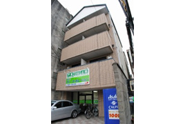 アルティスタ三条 の外観