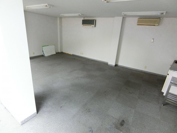 【オネストビルの内装】