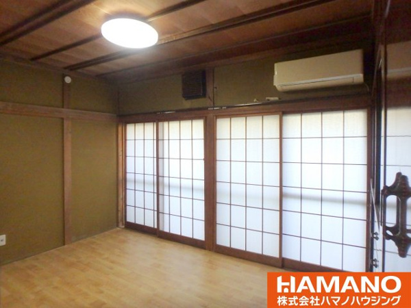 【折本戸建ての洋室】