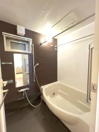 ローレルコート津新町の浴室