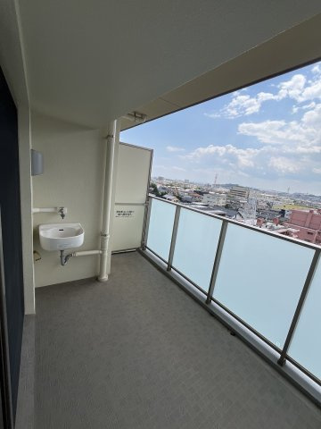 ローレルコート津新町のバルコニー