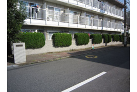 エステートピアオークス駐車場の外観