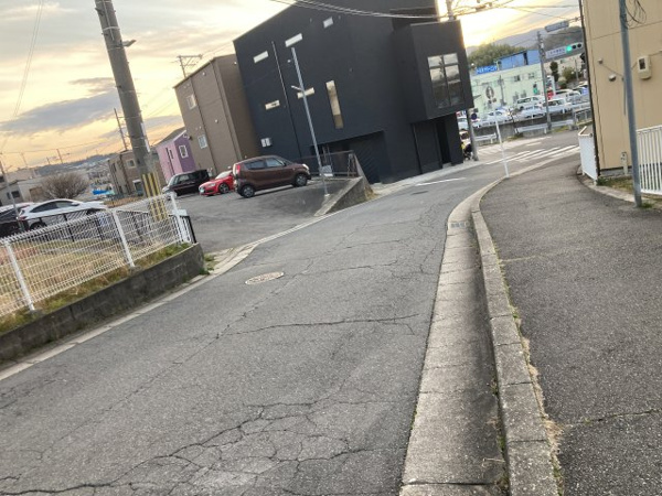 【奈良市富雄北3丁目土地の駐車場】