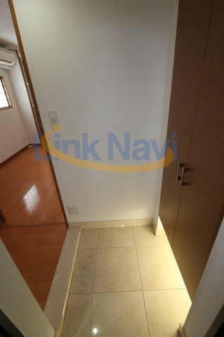 【リーガル新福島の玄関】