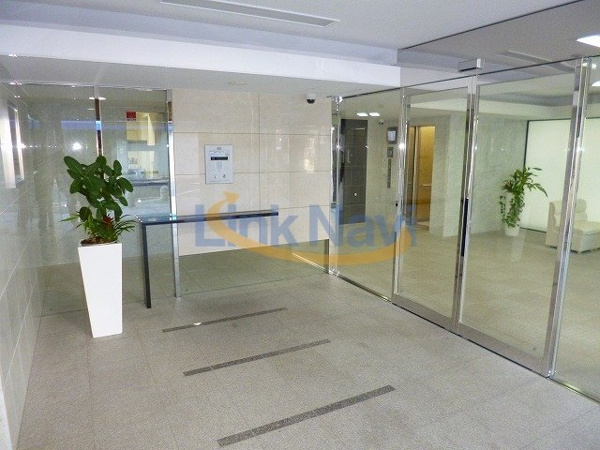 【リーガル新福島のエントランス】