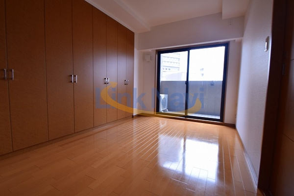 【リーガル新福島の洋室】