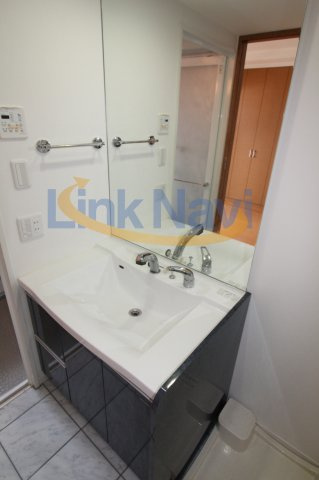 【リーガル新福島の独立洗面台】