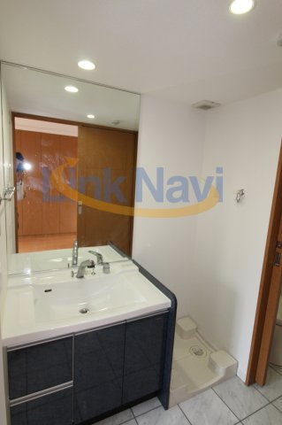 【リーガル新福島の洗面所】