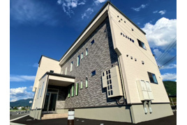 クレスト青柳の外観