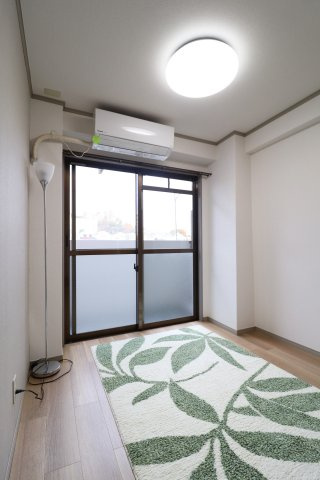 イーズ南春日丘の居間