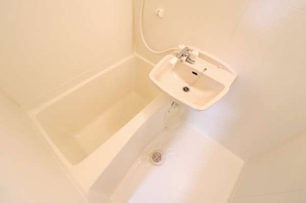 イーズ南春日丘の浴室