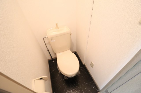 イーズ南春日丘のトイレ