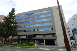 大町カープビルの外観