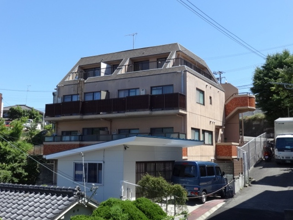 グランドシャトー西丸山の外観