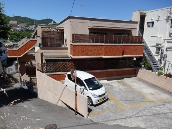 グランドシャトー西丸山の外観