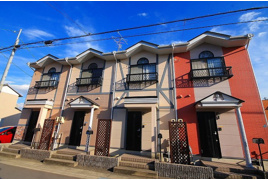 ファミーユ２０００の外観