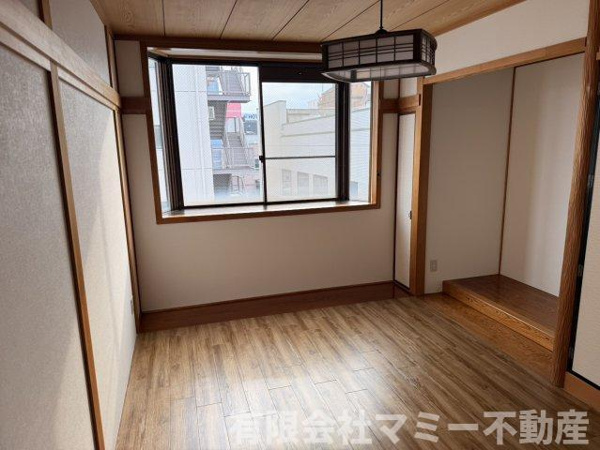 【西新地事務所Yの内装】