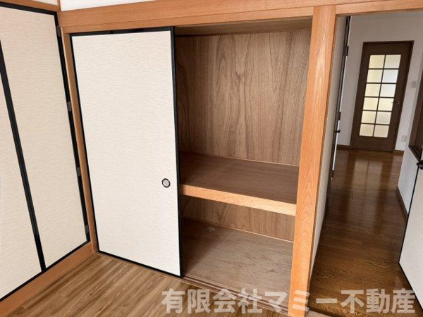 【西新地事務所Yの収納】