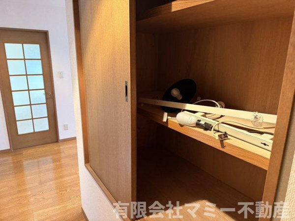 【西新地事務所Yの内装】